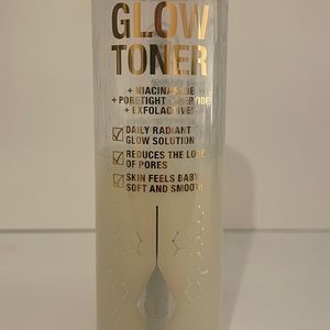 Charlotte Tilbury
Daily Glow Toner with Niacinamide